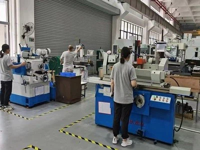 A corner of the grinding machine workshop 2 A corner of the grinding machine workshop 2